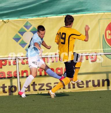 Fussball. Kaerntner Liga. Welzenegg gegen St. Veit/Glan. Borovnik Stephan (Welzenegg), Adunka Roman (St. Veit). Klagenfurt, 11.8.2012.
Foto: Kuess
---
pressefotos, pressefotografie, kuess, qs, qspictures, sport, bild, bilder, bilddatenbank