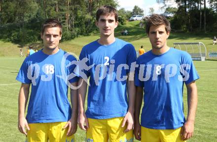 Fussball Kaerntner Liga. Koettmannsdorf gegen Drautal. Manuel Plattner, Bernhard Steiner, Florian Sixt. KOettmannsdorf, am 12.8.2012.
Foto: Kuess

---
pressefotos, pressefotografie, kuess, qs, qspictures, sport, bild, bilder, bilddatenbank