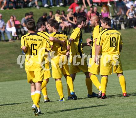 Fussball Kaerntner Liga. Koettmannsdorf gegen Drautal. Torjubel (Drautal). Koettmannsdorf, am 12.8.2012.
Foto: Kuess

---
pressefotos, pressefotografie, kuess, qs, qspictures, sport, bild, bilder, bilddatenbank