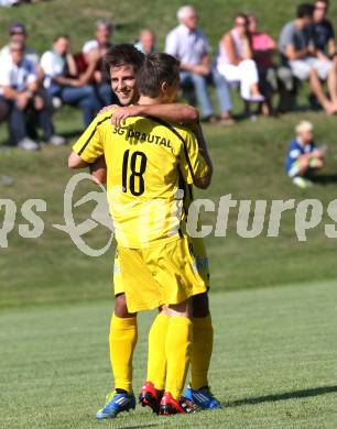 Fussball Kaerntner Liga. Koettmannsdorf gegen Drautal. Torjubel Manuel Plattner, Florian Sixt  (Drautal). Koettmannsdorf, am 12.8.2012.
Foto: Kuess

---
pressefotos, pressefotografie, kuess, qs, qspictures, sport, bild, bilder, bilddatenbank