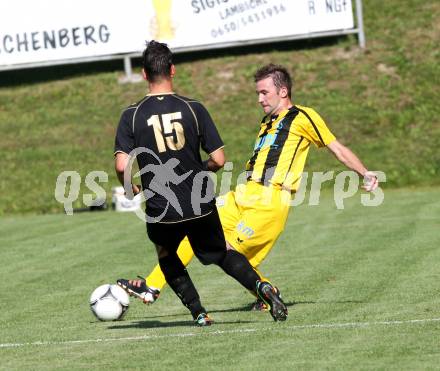 Fussball Kaerntner Liga. Koettmannsdorf gegen Drautal. Muenzer David (Koettmannsdorf),   Stresch Stefan (Drautal). Koettmannsdorf, am 12.8.2012.
Foto: Kuess

---
pressefotos, pressefotografie, kuess, qs, qspictures, sport, bild, bilder, bilddatenbank