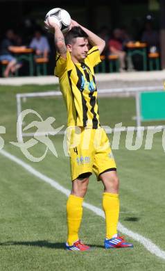 Fussball Kaerntner Liga. Koettmannsdorf gegen Drautal. Dzeko Ogmjen (Drautal). Koettmannsdorf, am 12.8.2012.
Foto: Kuess

---
pressefotos, pressefotografie, kuess, qs, qspictures, sport, bild, bilder, bilddatenbank