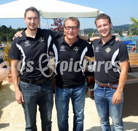 sEBEL. Eishockey Bundesliga. Pressekonferenz VSV. Justin Taylor, Trainer Hannu Jaervenpaeae, John Hughe. Velden, am 14.8.2012.
Foto: Kuess
---
pressefotos, pressefotografie, kuess, qs, qspictures, sport, bild, bilder, bilddatenbank