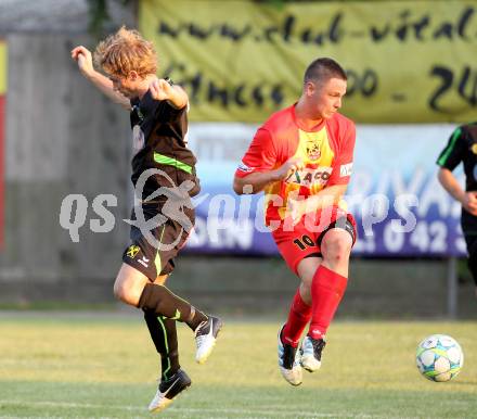 Fussball Kaerntner Liga. ATSV Wolfsberg gegen Rapid Lienz. Kirisits Alexander (Wolfsberg), Ebner Markus (Lienz). Wolfsberg, am 15.8.2012.
Foto: Kuess
---
pressefotos, pressefotografie, kuess, qs, qspictures, sport, bild, bilder, bilddatenbank