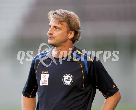 Fussball Regionalliga. SK Austria Klagenfurt gegen Sturm Graz Amateure. Trainer Markus Schopp (Graz). Klagenfurt, 10.8.2012.
Foto: Kuess
---
pressefotos, pressefotografie, kuess, qs, qspictures, sport, bild, bilder, bilddatenbank