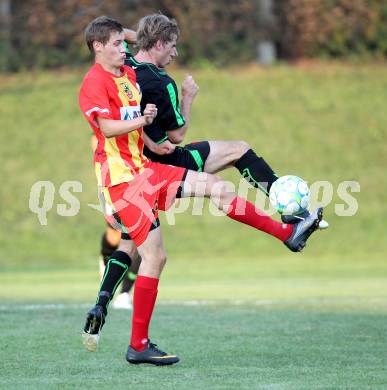 Fussball Kaerntner Liga. ATSV Wolfsberg gegen Rapid Lienz. Heine Thomas (Wolfsberg), Ebner Markus (Lienz). Wolfsberg, am 15.8.2012.
Foto: Kuess
---
pressefotos, pressefotografie, kuess, qs, qspictures, sport, bild, bilder, bilddatenbank