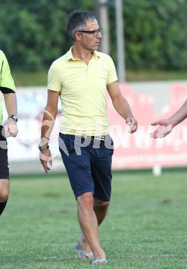 Fussball Kaerntner Liga. ATSV Wolfsberg gegen Rapid Lienz. Trainer Bernhard Hanser (Lienz). Wolfsberg, am 15.8.2012.
Foto: Kuess
---
pressefotos, pressefotografie, kuess, qs, qspictures, sport, bild, bilder, bilddatenbank