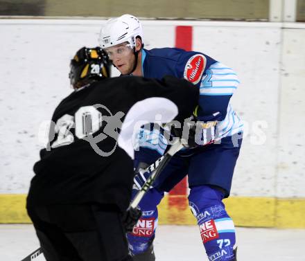 Eishockey. Rudi Hiti Turnier. VSV gegen Stavanger Oilers (Norwegen). John Hughes (VSV). Bled, 17.8.2012
Foto: Kuess

---
pressefotos, pressefotografie, kuess, qs, qspictures, sport, bild, bilder, bilddatenbank