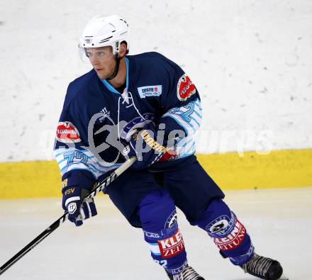 Eishockey. Rudi Hiti Turnier. VSV gegen Stavanger Oilers (Norwegen). John Hughes (VSV). Bled, 17.8.2012
Foto: Kuess

---
pressefotos, pressefotografie, kuess, qs, qspictures, sport, bild, bilder, bilddatenbank