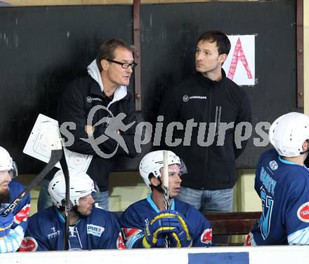 Eishockey. Rudi Hiti Turnier. VSV gegen Stavanger Oilers (Norwegen). Marc Brown, Hannu Jaervenpaeae (VSV). Bled, 17.8.2012
Foto: Kuess
---
pressefotos, pressefotografie, kuess, qs, qspictures, sport, bild, bilder, bilddatenbank