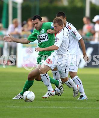 Fussball. Bundesliga. RZ Pellets WAC gegen SV Mattersburg. Christian Thonhofer, (WAC),  Ilka Naumoski  (Mattersburg). Wolfsberg, 18.8.2012.
Foto: Kuess

---
pressefotos, pressefotografie, kuess, qs, qspictures, sport, bild, bilder, bilddatenbank