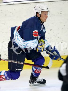 Eishockey. Rudi Hiti Turnier. VSV gegen Stavanger Oilers (Norwegen).  Antti Pusa (VSV). Bled, 17.8.2012
Foto: Kuess
---
pressefotos, pressefotografie, kuess, qs, qspictures, sport, bild, bilder, bilddatenbank