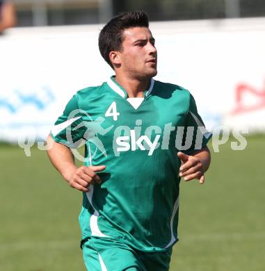 Fussball Kaerntner Liga. Welzenegg gegen Steinfeld.  Michael Schneider (Steinfeld). Welzenegg, am 19.8.2012.
Foto: Kuess
---
pressefotos, pressefotografie, kuess, qs, qspictures, sport, bild, bilder, bilddatenbank