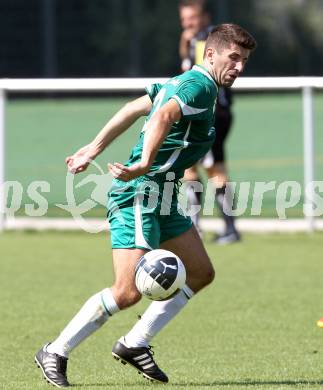 Fussball Kaerntner Liga. Welzenegg gegen Steinfeld.  Selvad Kujovic(Steinfeld). Welzenegg, am 19.8.2012.
Foto: Kuess
---
pressefotos, pressefotografie, kuess, qs, qspictures, sport, bild, bilder, bilddatenbank