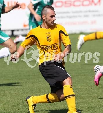 Fussball Kaerntner Liga. Welzenegg gegen Steinfeld. Marko Petricevic (Welzenegg). Welzenegg, am 19.8.2012.
Foto: Kuess
---
pressefotos, pressefotografie, kuess, qs, qspictures, sport, bild, bilder, bilddatenbank