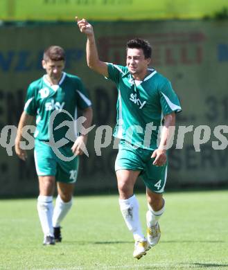 Fussball Kaerntner Liga. Welzenegg gegen Steinfeld.  Torjubel Michael Schneider (Steinfeld). Welzenegg, am 19.8.2012.
Foto: Kuess
---
pressefotos, pressefotografie, kuess, qs, qspictures, sport, bild, bilder, bilddatenbank