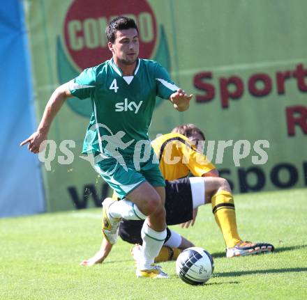 Fussball Kaerntner Liga. Welzenegg gegen Steinfeld. Michael Schneider  (Steinfeld). Welzenegg, am 19.8.2012.
Foto: Kuess
---
pressefotos, pressefotografie, kuess, qs, qspictures, sport, bild, bilder, bilddatenbank