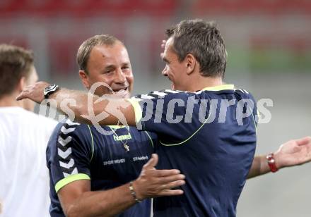 Fussball Regionalliga. SK Austria Klagenfurt gegen Feldkirchen. Jubel Trainer Robert Micheu (Feldkirchen). Klagenfurt, am 21.8.2012.
Foto: Kuess
---
pressefotos, pressefotografie, kuess, qs, qspictures, sport, bild, bilder, bilddatenbank