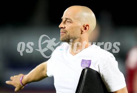 Fussball Regionalliga. VSV gegen SK Austria Klagenfurt. Interimstrainer Guenther Gorenzel (Austria Klagenfurt). Villach, 24.8.2012.
Foto: Kuess
---
pressefotos, pressefotografie, kuess, qs, qspictures, sport, bild, bilder, bilddatenbank