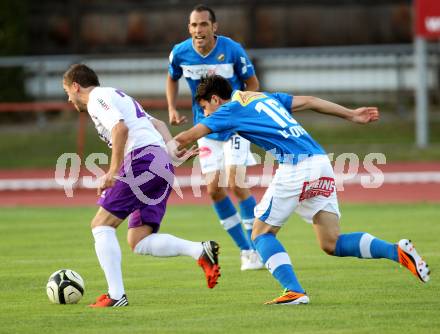 Fussball Regionalliga. VSV gegen SK Austria Klagenfurt. Andreas Dlobst,  (VSV). Grega Triplat (Austria Klagenfurt). Villach, 24.8.2012.
Foto: Kuess
---
pressefotos, pressefotografie, kuess, qs, qspictures, sport, bild, bilder, bilddatenbank