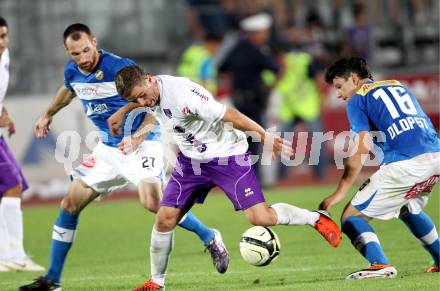 Fussball Regionalliga. VSV gegen SK Austria Klagenfurt. Rok Pavlicic, Andreas Dlopst, (VSV).  Grega Triplat (Austria Klagenfurt). Villach, 24.8.2012.
Foto: Kuess
---
pressefotos, pressefotografie, kuess, qs, qspictures, sport, bild, bilder, bilddatenbank