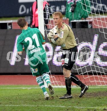 Fussball. Bundesliga. RZ Pellets WAC gegen Rapid Wien. Christian Dobnik, (WAC), Louis Schaub  (Rapid). Wolfsberg, 26.8.2012.
Foto: Kuess

---
pressefotos, pressefotografie, kuess, qs, qspictures, sport, bild, bilder, bilddatenbank