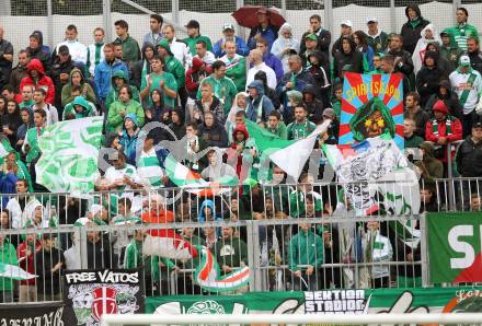 Fussball. Bundesliga. RZ Pellets WAC gegen Rapid Wien. Fans Rapid. Wolfsberg, 26.8.2012.
Foto: Kuess

---
pressefotos, pressefotografie, kuess, qs, qspictures, sport, bild, bilder, bilddatenbank