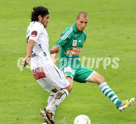 Fussball. Bundesliga. RZ Pellets WAC gegen Rapid Wien. Michele Polverino,  (WAC), Stefan Kulovits (Rapid). Wolfsberg, 26.8.2012.
Foto: Kuess

---
pressefotos, pressefotografie, kuess, qs, qspictures, sport, bild, bilder, bilddatenbank