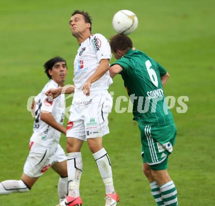 Fussball. Bundesliga. RZ Pellets WAC gegen Rapid Wien. Michael Liendl, (WAC), Mario Sonnleitner  (Rapid). Wolfsberg, 26.8.2012.
Foto: Kuess

---
pressefotos, pressefotografie, kuess, qs, qspictures, sport, bild, bilder, bilddatenbank