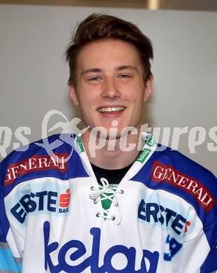 EBEL Eishockey Bundesliga. VSV. Mannschaftsfototermin. Portrait. Patrick Platzer. Villach, 28.8.2012.
Foto: Kuess
---
pressefotos, pressefotografie, kuess, qs, qspictures, sport, bild, bilder, bilddatenbank