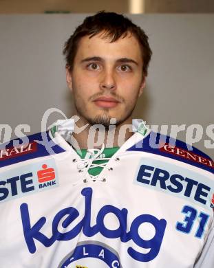 EBEL Eishockey Bundesliga. VSV. Mannschaftsfototermin. Portrait. Thomas Hoeneckl. Villach, 28.8.2012.
Foto: Kuess
---
pressefotos, pressefotografie, kuess, qs, qspictures, sport, bild, bilder, bilddatenbank