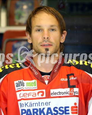 EBEL Eishockey Bundesliga. KAC. Mannschaftsfototermin. Portrait. Koch Thomas. Klagenfurt, 28.8.2012.
Foto: Kuess
---
pressefotos, pressefotografie, kuess, qs, qspictures, sport, bild, bilder, bilddatenbank