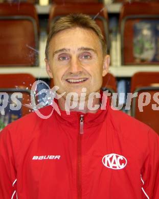 EBEL Eishockey Bundesliga. KAC. Mannschaftsfototermin. Portrait. CHRISTIAN WEBER, TRAINER . Klagenfurt, 28.8.2012.
Foto: Kuess
---
pressefotos, pressefotografie, kuess, qs, qspictures, sport, bild, bilder, bilddatenbank