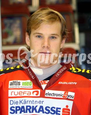 EBEL Eishockey Bundesliga. KAC. Mannschaftsfototermin. Portrait. Pirmann Markus. Klagenfurt, 28.8.2012.
Foto: Kuess
---
pressefotos, pressefotografie, kuess, qs, qspictures, sport, bild, bilder, bilddatenbank