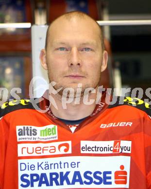 EBEL Eishockey Bundesliga. KAC. Mannschaftsfototermin. Portrait. Siklenka Mike. Klagenfurt, 28.8.2012.
Foto: Kuess
---
pressefotos, pressefotografie, kuess, qs, qspictures, sport, bild, bilder, bilddatenbank