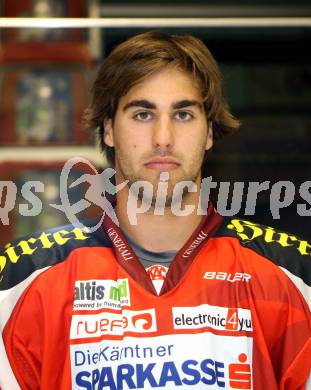 EBEL Eishockey Bundesliga. KAC. Mannschaftsfototermin. Portrait. Schumnig Martin. Klagenfurt, 28.8.2012.
Foto: Kuess
---
pressefotos, pressefotografie, kuess, qs, qspictures, sport, bild, bilder, bilddatenbank