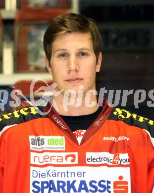 EBEL Eishockey Bundesliga. KAC. Mannschaftsfototermin. Portrait. Holzer Nikolaus. Klagenfurt, 28.8.2012.
Foto: Kuess
---
pressefotos, pressefotografie, kuess, qs, qspictures, sport, bild, bilder, bilddatenbank