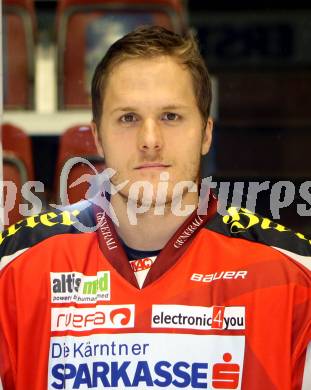 EBEL Eishockey Bundesliga. KAC. Mannschaftsfototermin. Portrait. Geier Manuel. Klagenfurt, 28.8.2012.
Foto: Kuess
---
pressefotos, pressefotografie, kuess, qs, qspictures, sport, bild, bilder, bilddatenbank