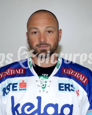 EBEL Eishockey Bundesliga. VSV. Mannschaftsfototermin. Portrait. Gerhard Unterluggauer. Villach, 28.8.2012.
Foto: Kuess
---
pressefotos, pressefotografie, kuess, qs, qspictures, sport, bild, bilder, bilddatenbank