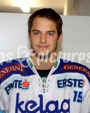 EBEL Eishockey Bundesliga. VSV. Mannschaftsfototermin. Portrait. Stefan Bacher. Villach, 28.8.2012.
Foto: Kuess
---
pressefotos, pressefotografie, kuess, qs, qspictures, sport, bild, bilder, bilddatenbank