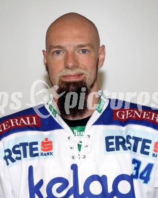 EBEL Eishockey Bundesliga. VSV. Mannschaftsfototermin. Portrait. Markus Peintner. Villach, 28.8.2012.
Foto: Kuess
---
pressefotos, pressefotografie, kuess, qs, qspictures, sport, bild, bilder, bilddatenbank