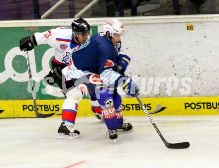 EBEL. Testspiel. EC VSV gegen Thomas Sabo Ice Tigers.  Klemen Pretnar,  (VSV), Dusan Frosch (Ice Tigers). Villach, am 30.8.2012.
Foto: Kuess 


---
pressefotos, pressefotografie, kuess, qs, qspictures, sport, bild, bilder, bilddatenbank