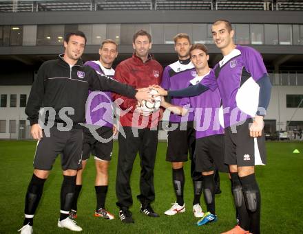 Fussball. SK Austria Klagenfurt. Training. Marc Sand, Boris Huettenbrenner, Trainer Bruno Friesenbichler, Rexhe Bytyci, Darko Vasic, Daniel Lindorfer. Klagenfurt, 31.8.2012.
Foto: kuess
---
pressefotos, pressefotografie, kuess, qs, qspictures, sport, bild, bilder, bilddatenbank