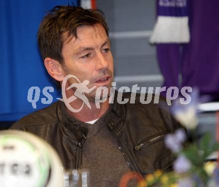 Fussball. Pressekonferenz SK Austria Klagenfurt. Trainer Bruno Friesenbichler.
Klagenfurt, 31.8.2012.
Foto: kuess
---
pressefotos, pressefotografie, kuess, qs, qspictures, sport, bild, bilder, bilddatenbank