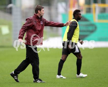 Fussball. Training. SK Austria Klagenfurt. Trainer Bruno Friesenbichler. Klagenfurt, 31.8.2012.
Foto: kuess
---
pressefotos, pressefotografie, kuess, qs, qspictures, sport, bild, bilder, bilddatenbank