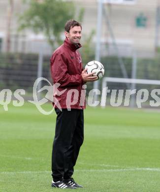 Fussball. Training. SK Austria Klagenfurt. Trainer Bruno Friesenbichler. Klagenfurt, 31.8.2012.
Foto: kuess
---
pressefotos, pressefotografie, kuess, qs, qspictures, sport, bild, bilder, bilddatenbank