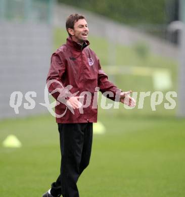 Fussball. Training. SK Austria Klagenfurt. Trainer Bruno Friesenbichler. Klagenfurt, 31.8.2012.
Foto: kuess
---
pressefotos, pressefotografie, kuess, qs, qspictures, sport, bild, bilder, bilddatenbank