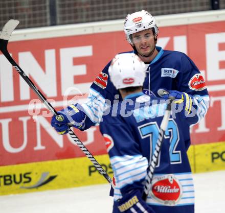 EBEL. Testspiel. EC VSV gegen Augsburg Panthers. Torjubel Derek Ryan, John Hughes (VSV). Villach, am 31.8.2012.
Foto: Kuess 


---
pressefotos, pressefotografie, kuess, qs, qspictures, sport, bild, bilder, bilddatenbank