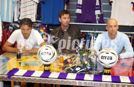 Fussball. Pressekonferenz SK Austria Klagenfurt. Heimo Vorderegger, Trainer Bruno Friesenbichler, Co-Trainer Guenther Gorenzel. Klagenfurt, 31.8.2012.
Foto: kuess
---
pressefotos, pressefotografie, kuess, qs, qspictures, sport, bild, bilder, bilddatenbank