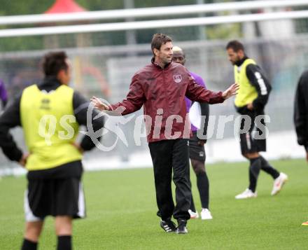 Fussball. Training. SK Austria Klagenfurt. Trainer Bruno Friesenbichler. Klagenfurt, 31.8.2012.
Foto: kuess
---
pressefotos, pressefotografie, kuess, qs, qspictures, sport, bild, bilder, bilddatenbank